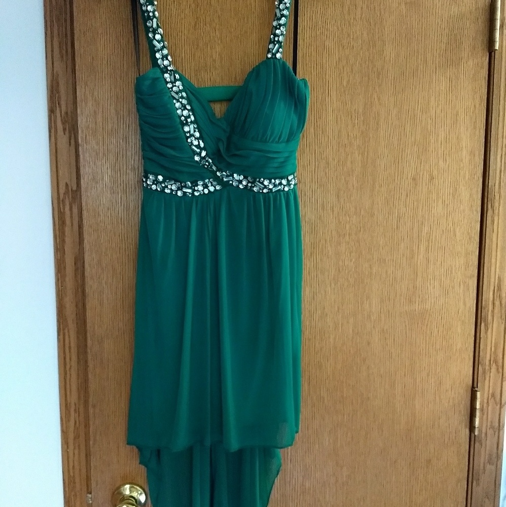 Green "City Triangles" High-Low Homecoming Dress